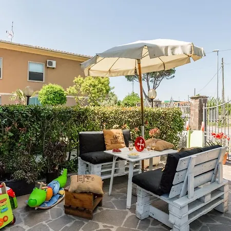 Apartment Green House Near Station And Airport Pisa